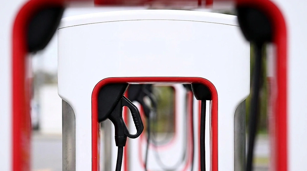 Tesla free Supercharging UAE: locations and real estate impact